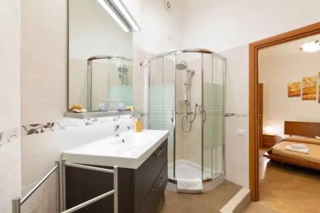 Miclad Colosseum Guest House - 107