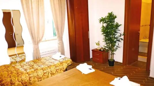 Miclad Colosseum Guest House - 29