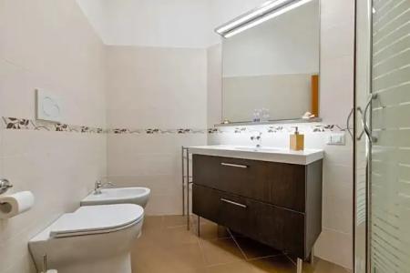 Miclad Colosseum Guest House - 56