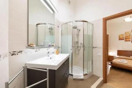 Miclad Colosseum Guest House - 90