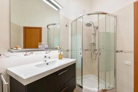 Miclad Colosseum Guest House - 115