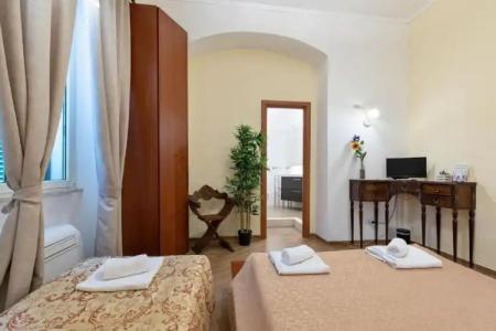 Miclad Colosseum Guest House - 86