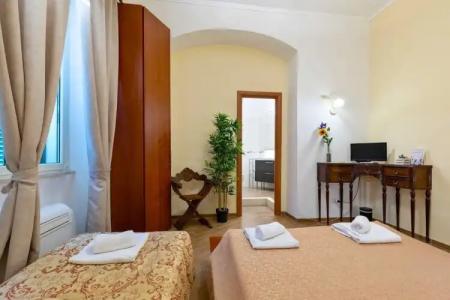 Miclad Colosseum Guest House - 114