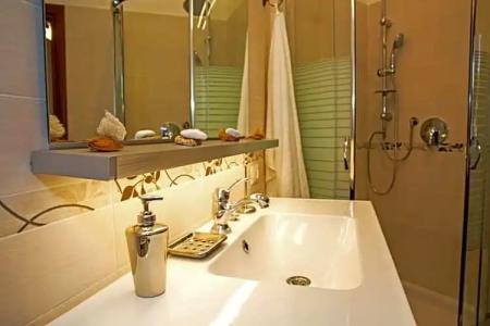 Miclad Colosseum Guest House - 57