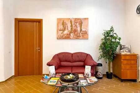 Miclad Colosseum Guest House - 52