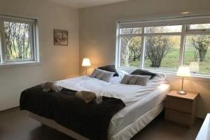 Syðra-Skörðugil Guesthouse, Вармахлид