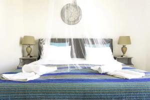 Cubaneros Holiday Inn, Лаганас