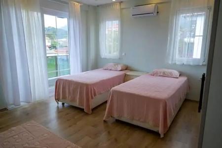 Amore Teki̇rova - 67