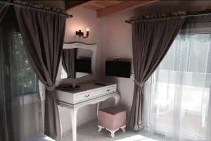 Erythros Boutique Hotel, Илдыр