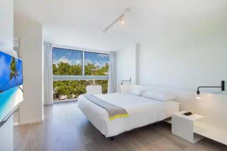 Beach Haus Key Biscayne Contemporary - 67