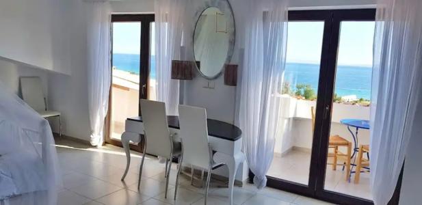 Bungalow White Tennis  & Suites - 133