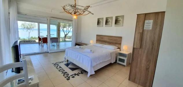 Bungalow White Tennis  & Suites - 165