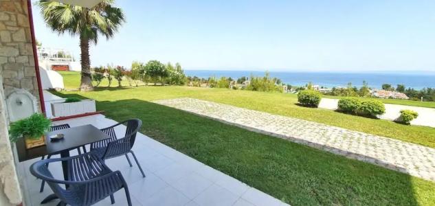 Bungalow White Tennis  & Suites - 211