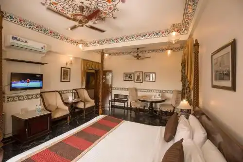 Umaid Mahal - A Heritage Style Boutique - 11