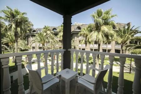 Sailor's Beach Club - 61