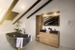 Отель «Dolphin Suites», Вели Лосинь