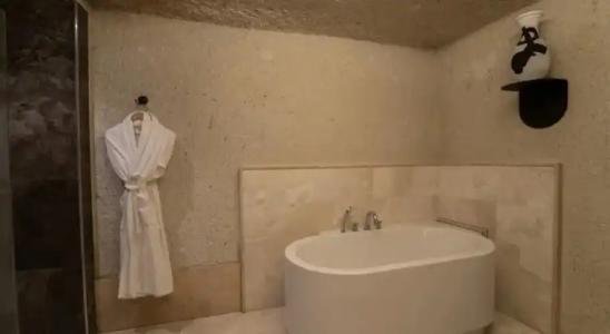 Artemis Cave Suites & Spa - 79