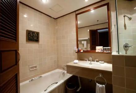 Chatrium Royal Lake Yangon - 163