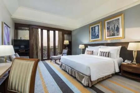 Chatrium Royal Lake Yangon - 52