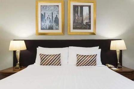 Chatrium Royal Lake Yangon - 4