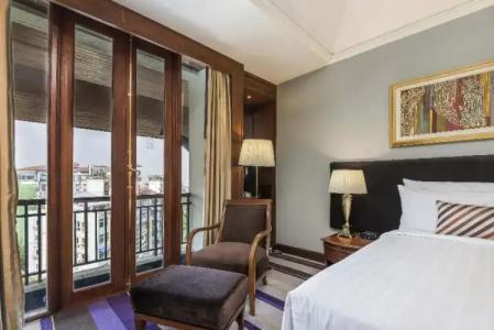 Chatrium Royal Lake Yangon - 79