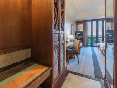 Chatrium Royal Lake Yangon - 161