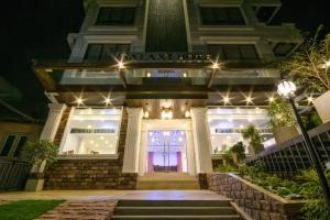 Galaxy City Hotel, Канди