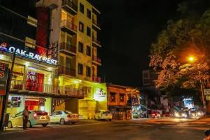 Oak Ray City Hotel, Канди