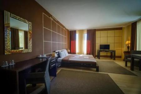 Classic - Free Parking - 43