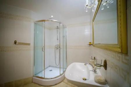 Classic - Free Parking - 53