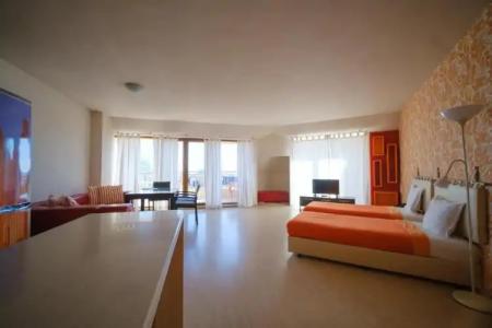 Classic - Free Parking - 33