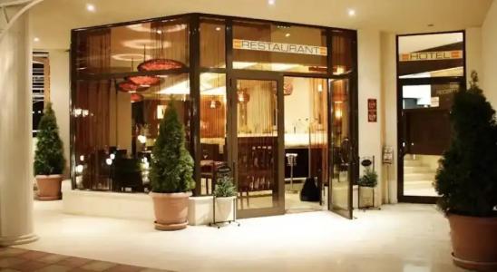 Classic - Free Parking - 11