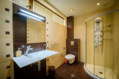 Classic - Free Parking - 47