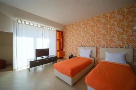 Classic - Free Parking - 36