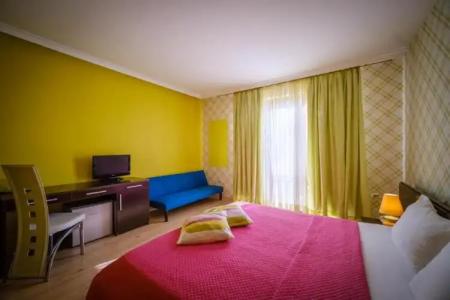 Classic - Free Parking - 26