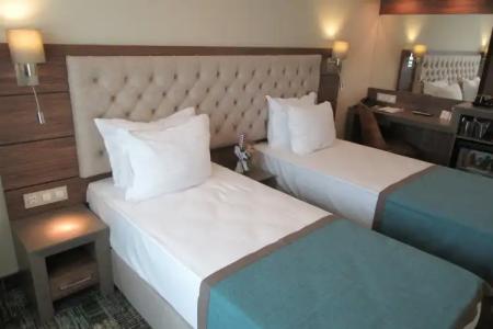 & Casino Cherno More - 6