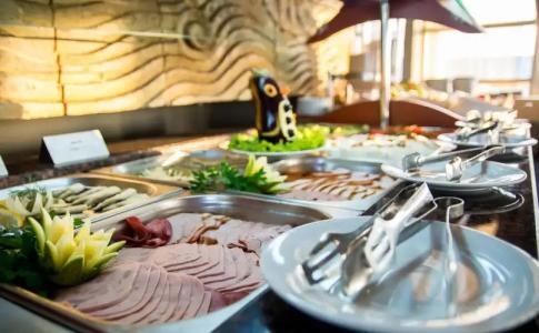 & Casino Cherno More - 10