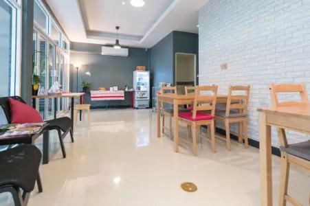 The Little Pig Sukhumvit - 18