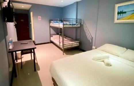 The Little Pig Sukhumvit - 35