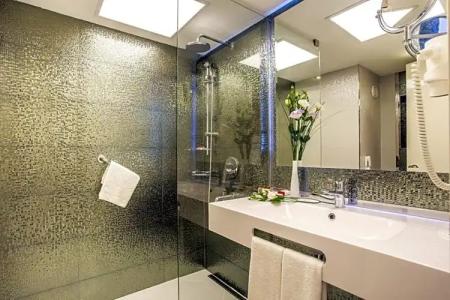 Ramada by Wyndham Sofia City Center - 35