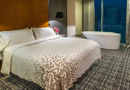 Renaissance by Marriott - 40