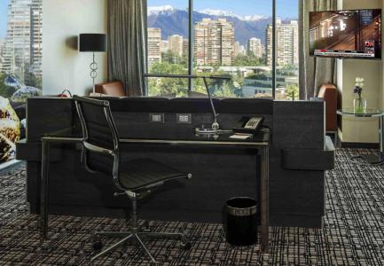 Renaissance by Marriott - 7