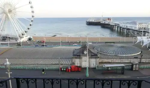 Amsterdam Brighton - 31