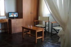 Scorpios Hotel & Suites, Самос