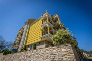 Hotel «Luxor», Лозенец