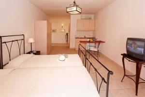 Апарт-отель «Lambrinos Suites», Платаньяс