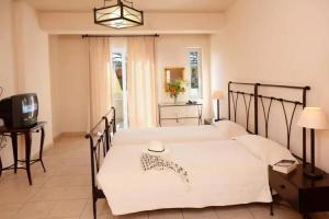 Апарт-отель «Lambrinos Suites», Платаньяс