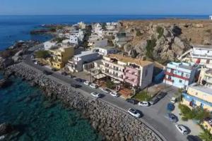 Отель «On The Rocks», Палеохора