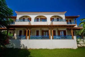 Votsalakia Hotel, Маратокампос