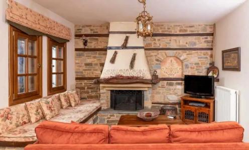 To Stefani tis Makrinas - 33